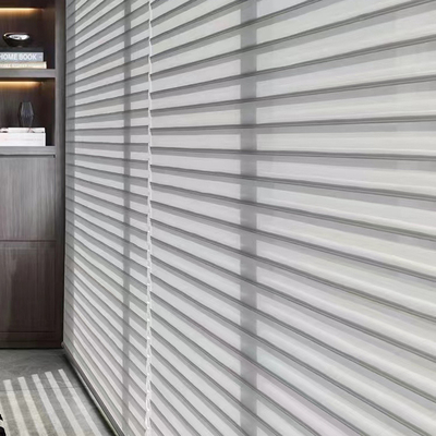 Χρησιμοποίηση σχοινιών Chic και σύγχρονο Shangrila Blind ύφασμα για σύγχρονα εσωτερικά σπίτια